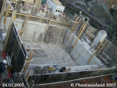 upic125141