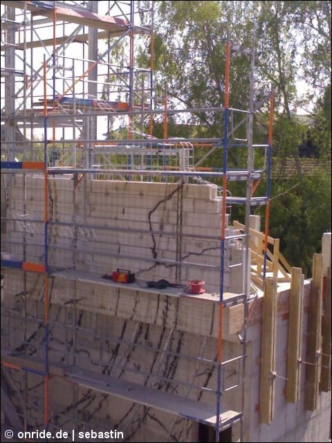 upic137042