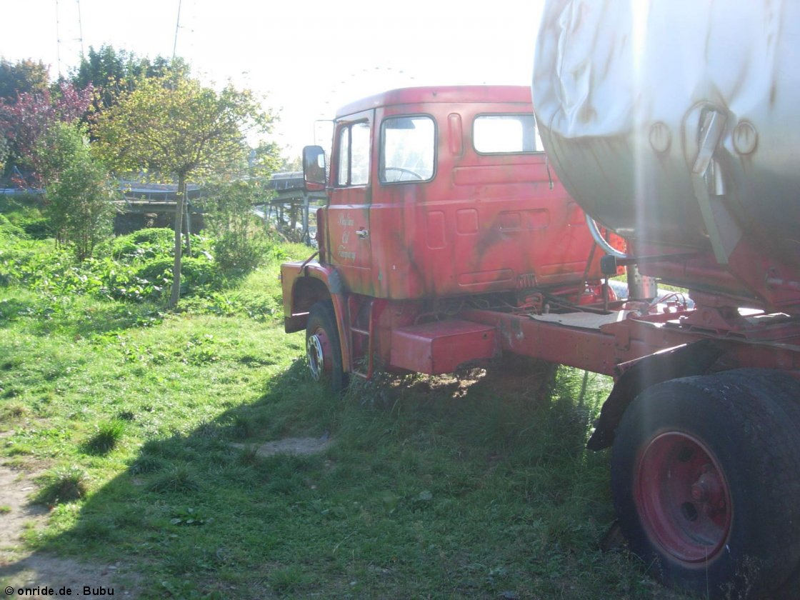 upic197704
