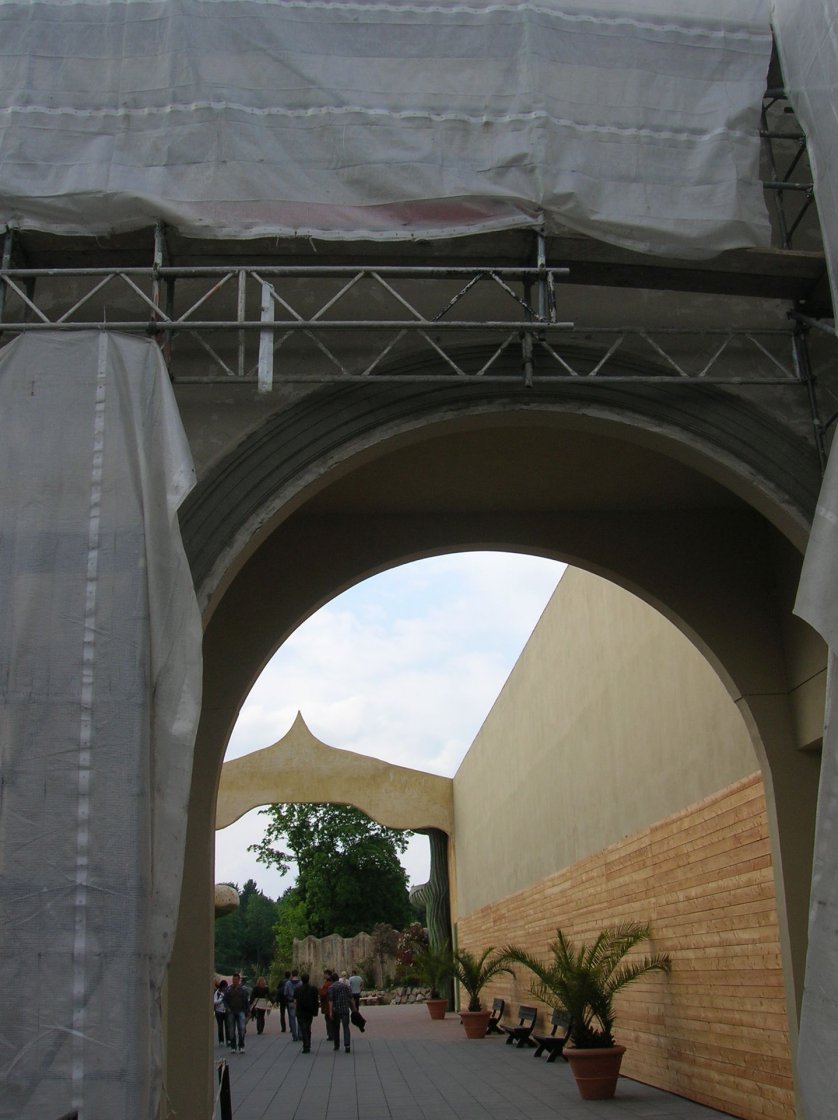 upic360258