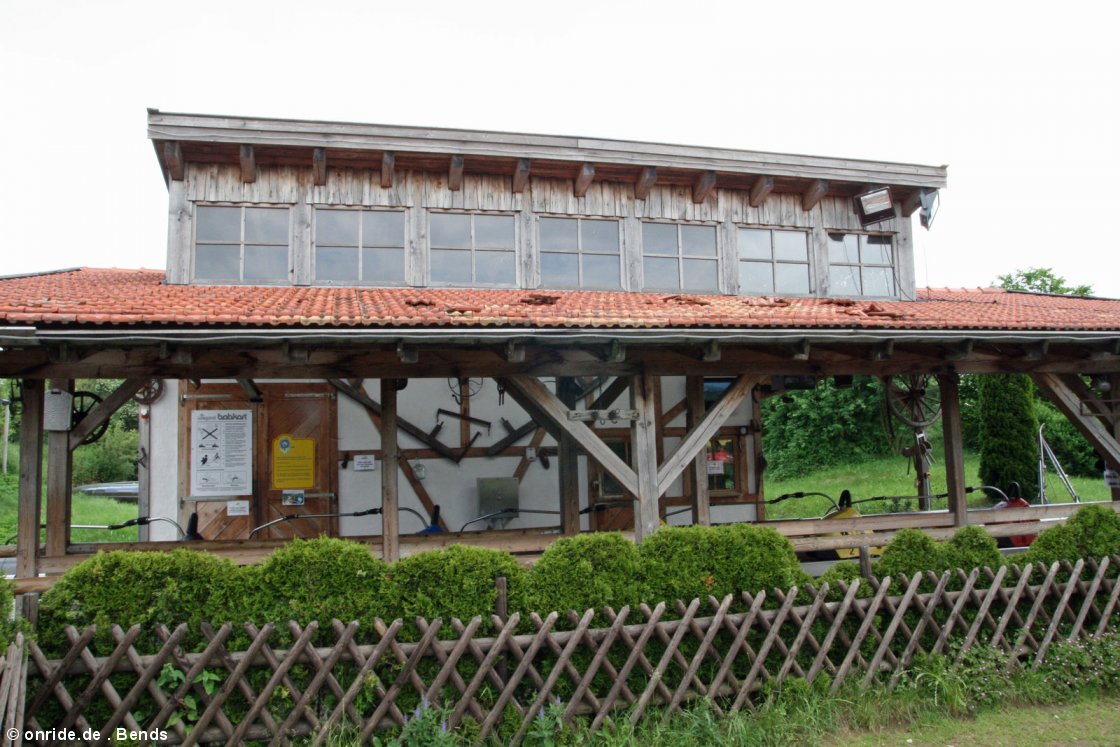 upic374127