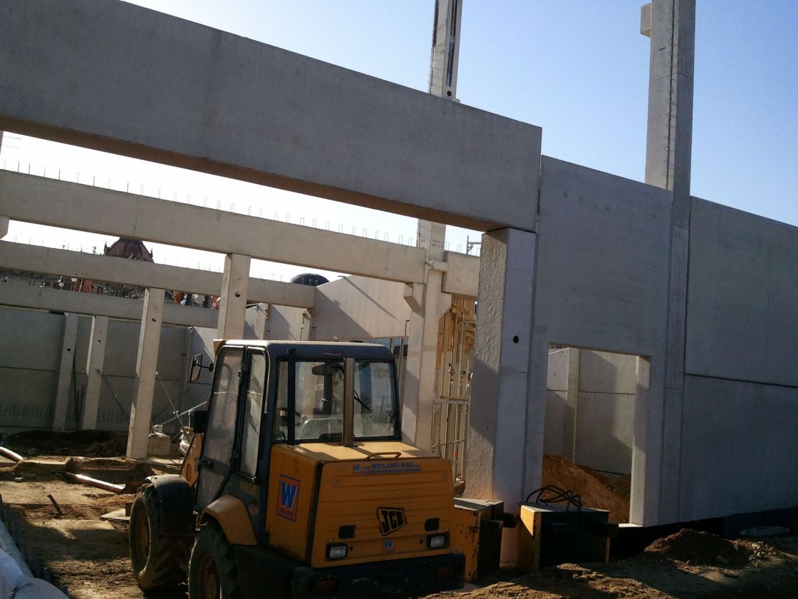 upic390894
