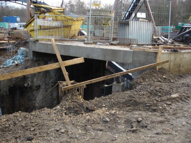 upic56005