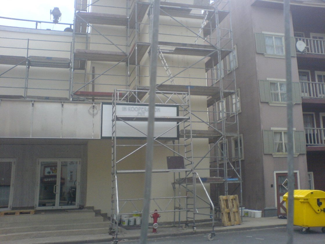 upic76943