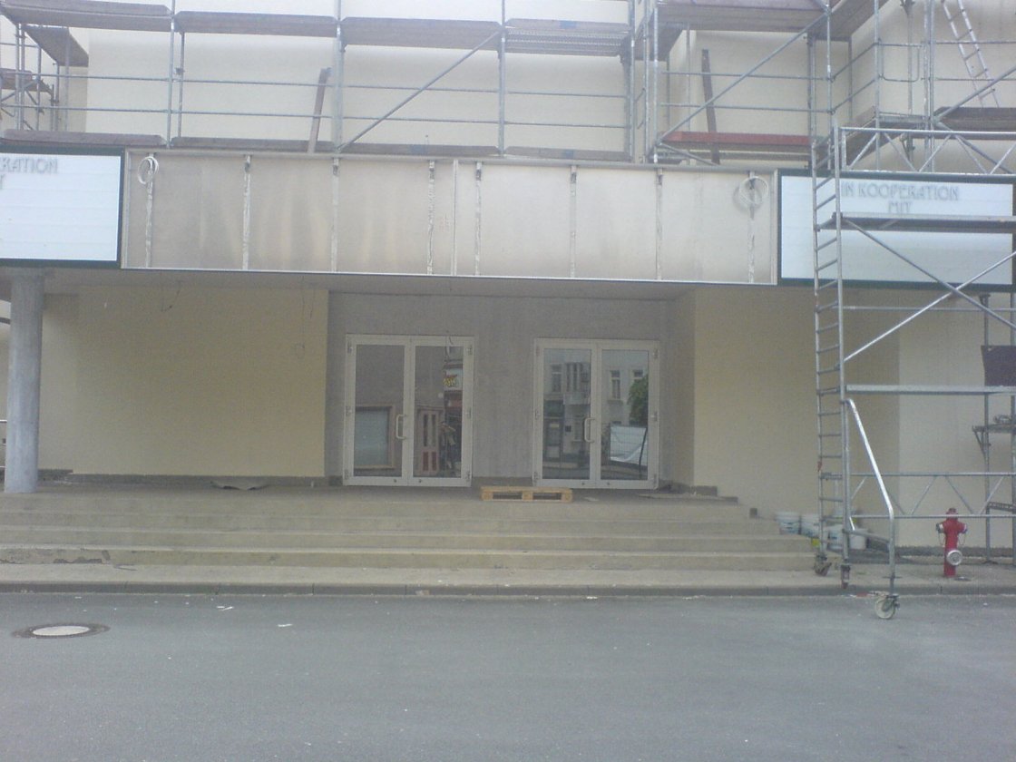 upic76944
